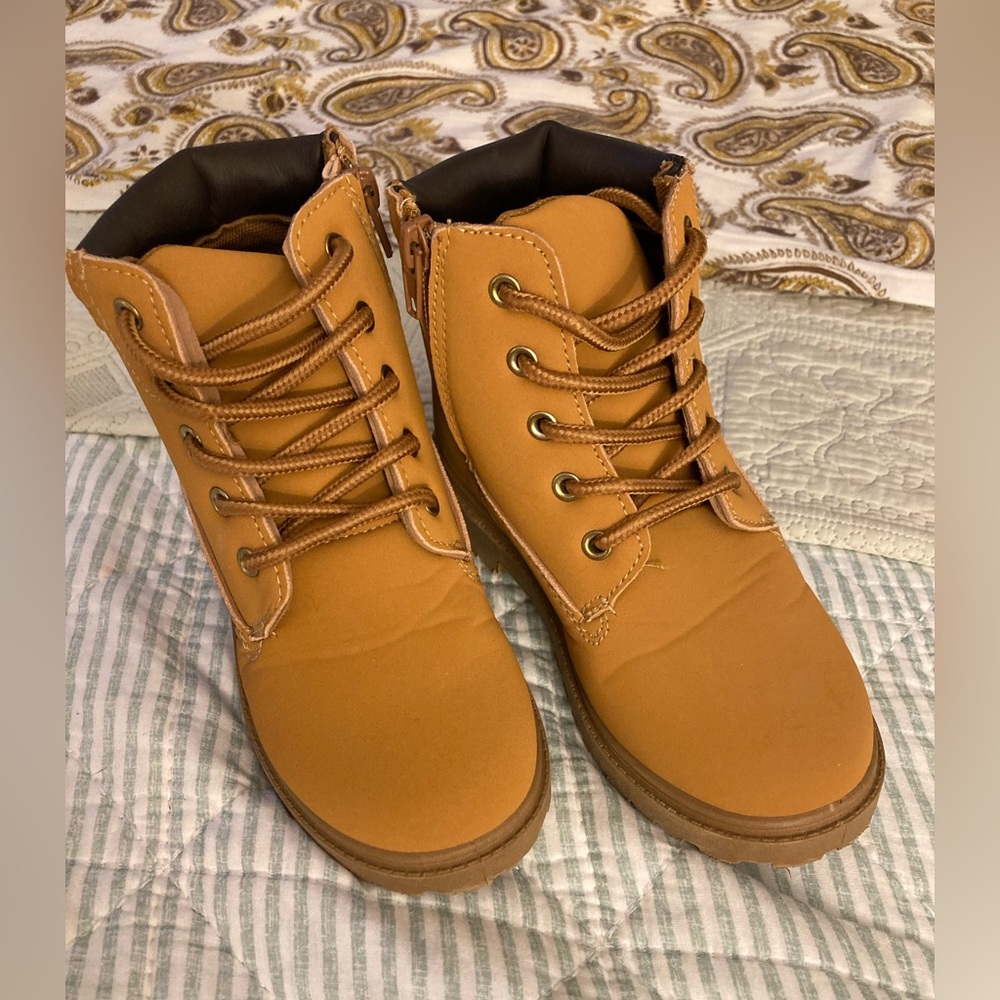 Dash Force Boy’s Tudor Work Boots Like New Size 13